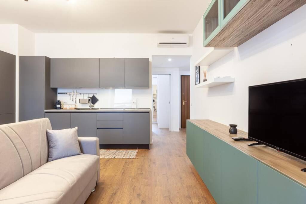 Lazzi - A.C. - Wi-Fi - Flexyrent Apartment Milaan Buitenkant foto